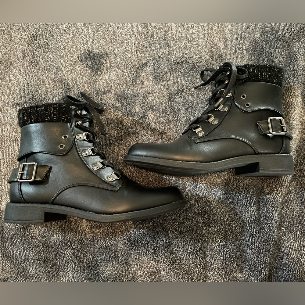 Size 7 Black Lace Up Moto Boots
